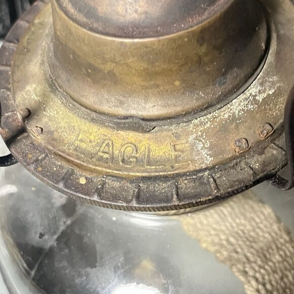 Antique 1900's Wall Mounted Oil Lamp with Glass Chimney-Eagle-Uranium-UV - Picture 11 of 14